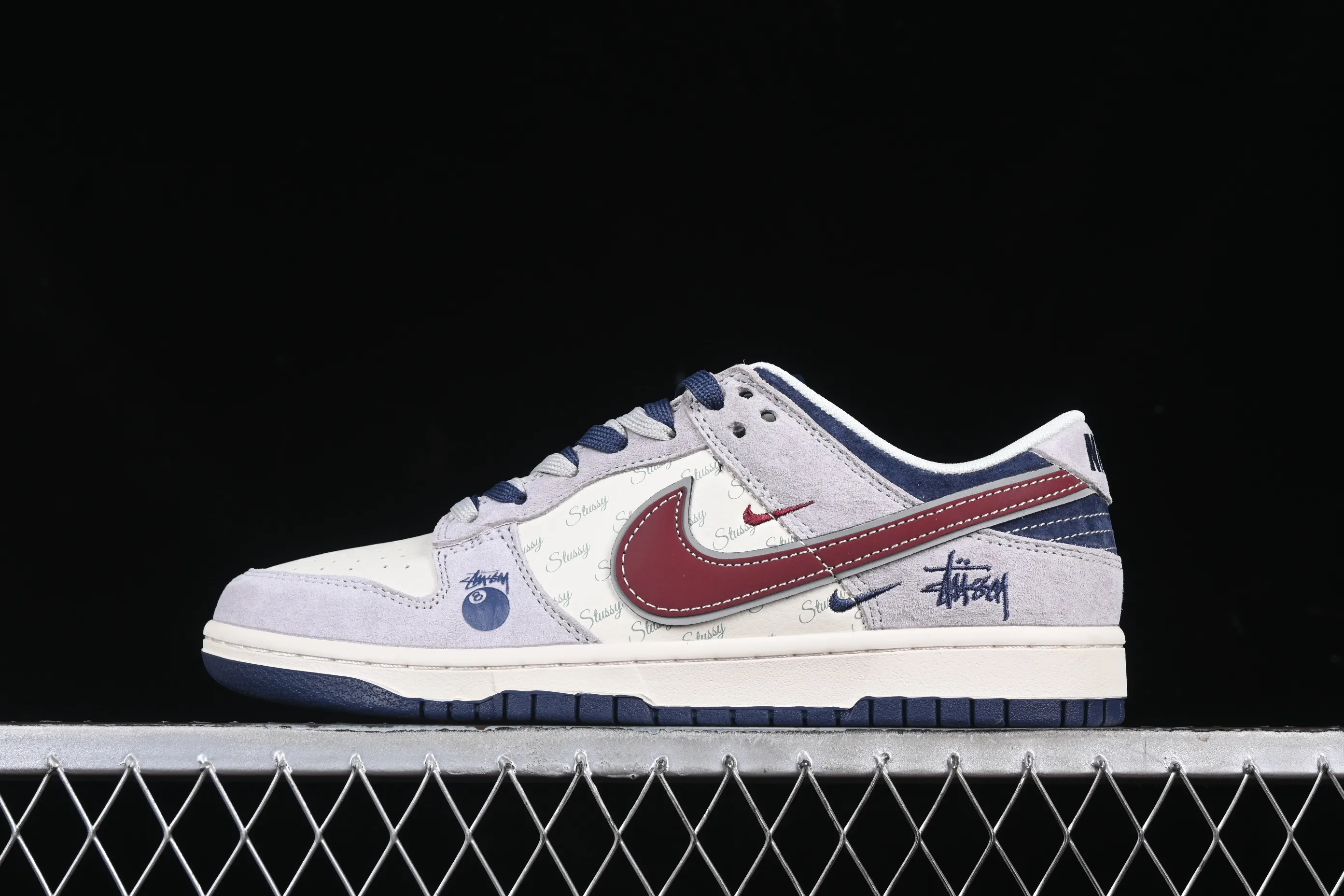 All categories Nk SB Dunk Series Nk SB Dunk Low High-end customized low-top sneakers Nk SB Dunk Low Stusi co-branded Black Eight wine red hook Anniversary high-end customized low-top casual sneakers DM6868-022